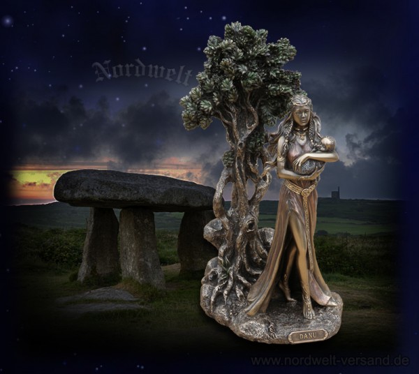 Figur Danu Keltische Göttin Dana irisch Göttergeschlecht Tuatha De Danann Muttergöttin Mutter Erde Statue